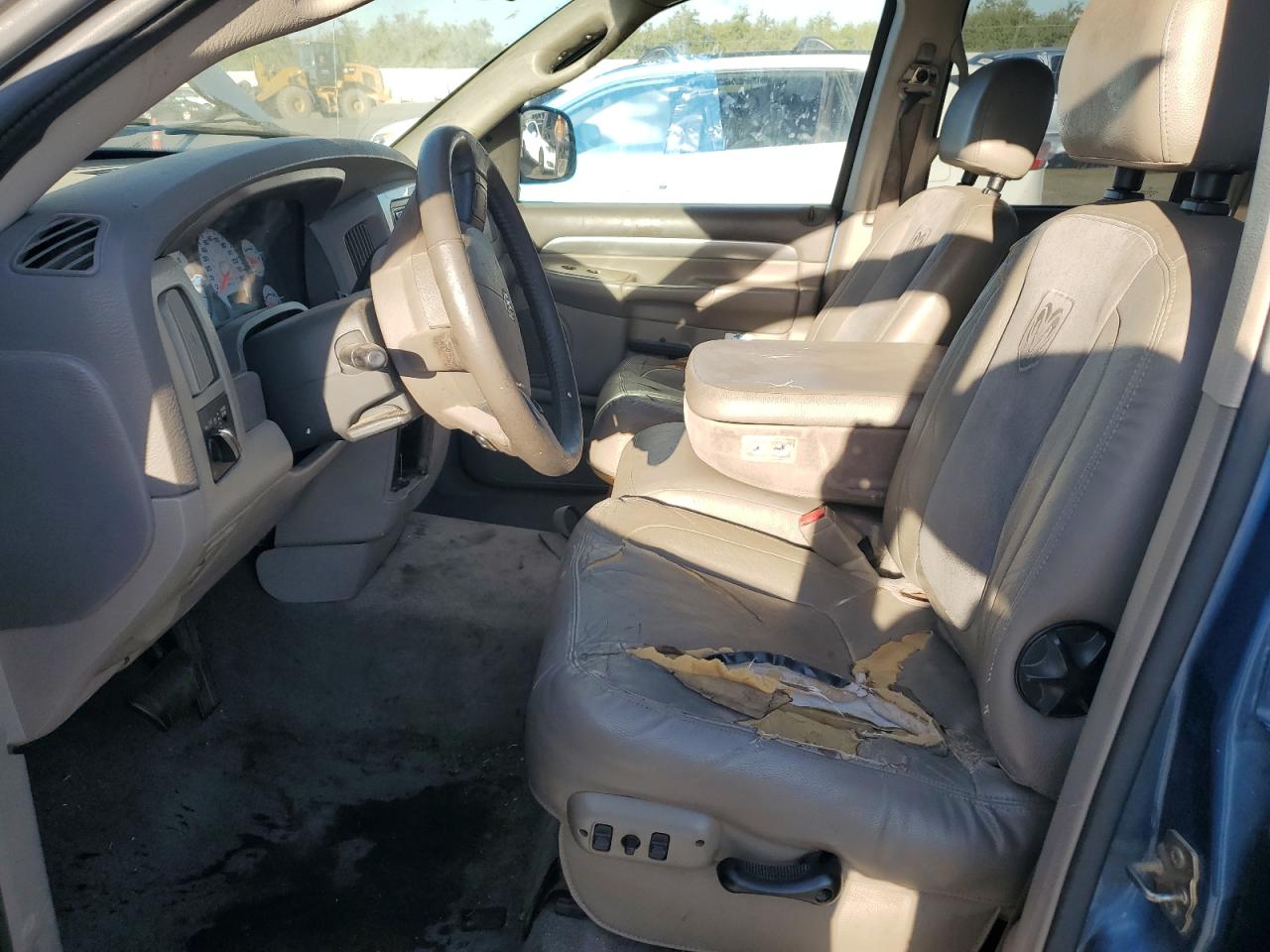 2004 Dodge RAM - Image 7