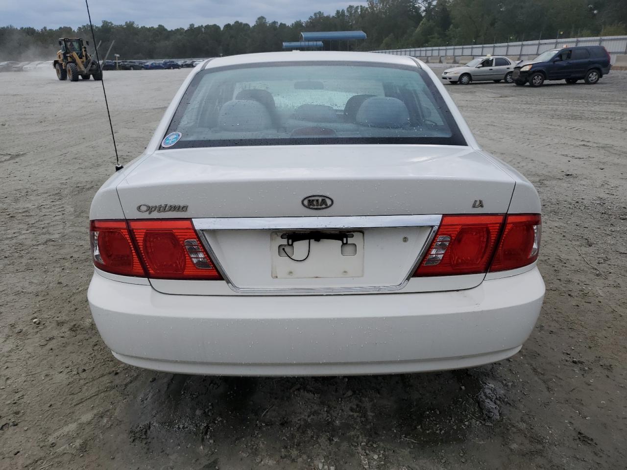 2005 Kia Optima Lx VIN: KNAGD126055415305 Lot: 73147414