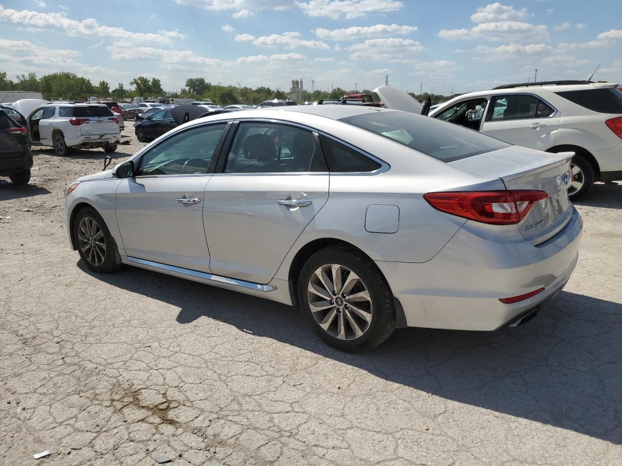 2016 Hyundai Sonata - Image 2