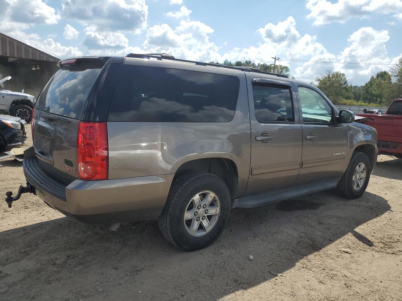 1GKS1HE04DR186564 2013 GMC Yukon Xl C1500 Sle