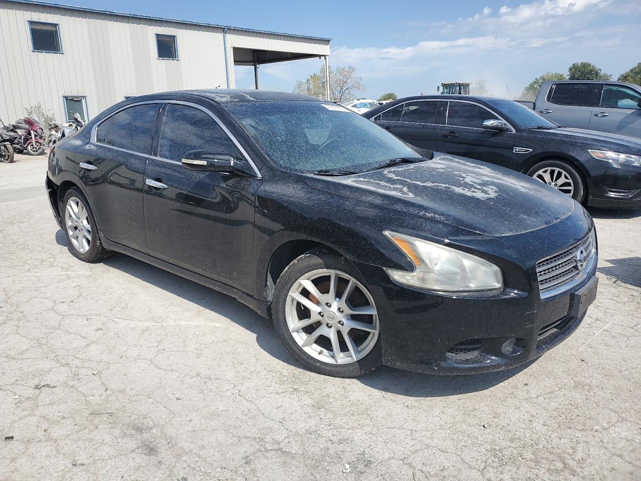 2009 Nissan Maxima - Image 4