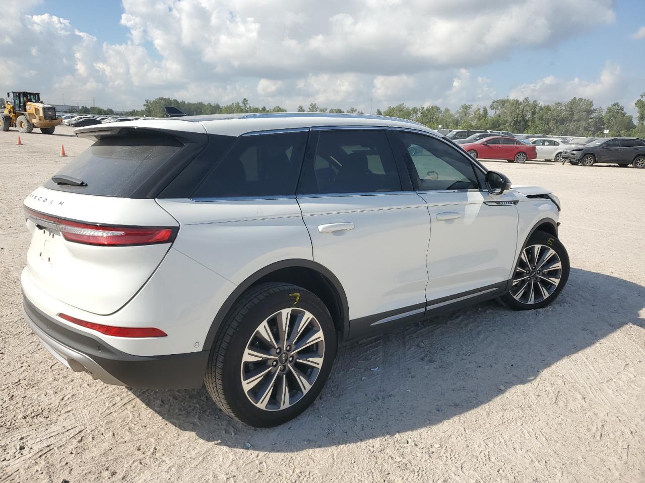 2022 Lincoln Corsair - Image 3