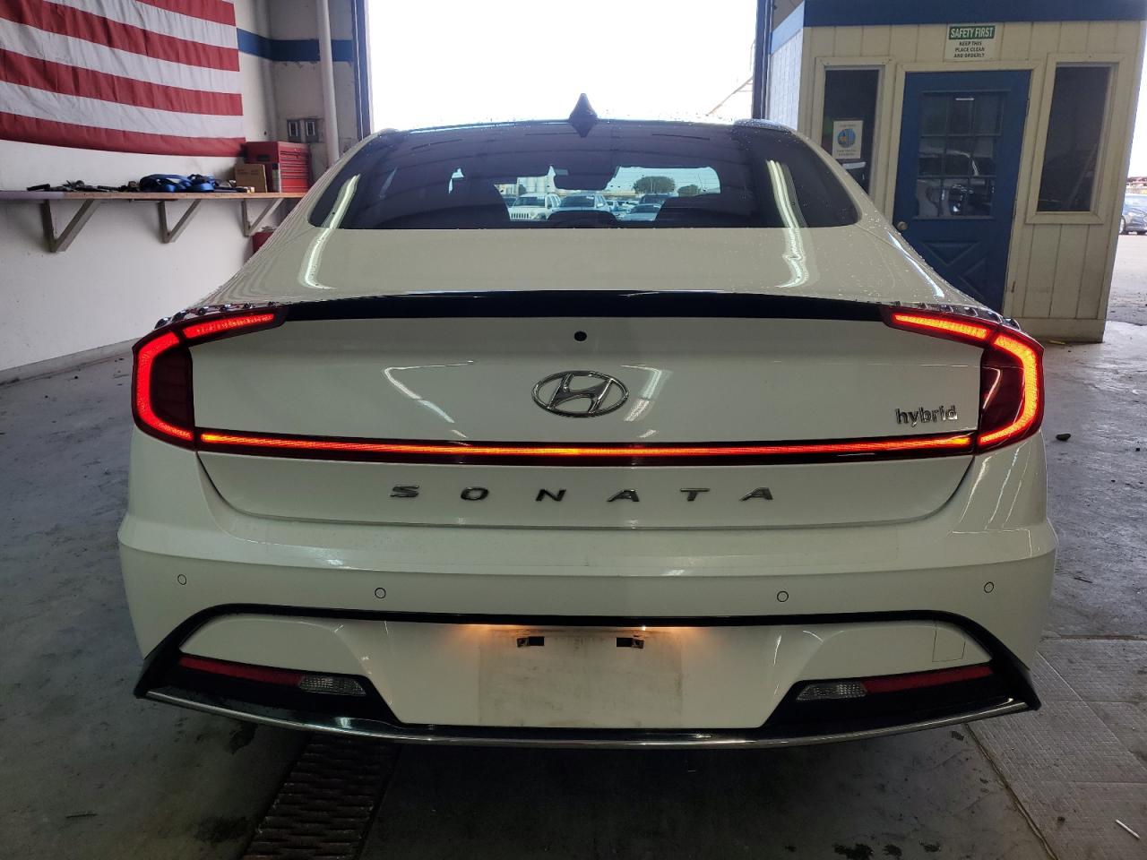 2022 Hyundai Sonata Hybrid VIN: KMHL54JJ7NA052493 Lot: 71129164