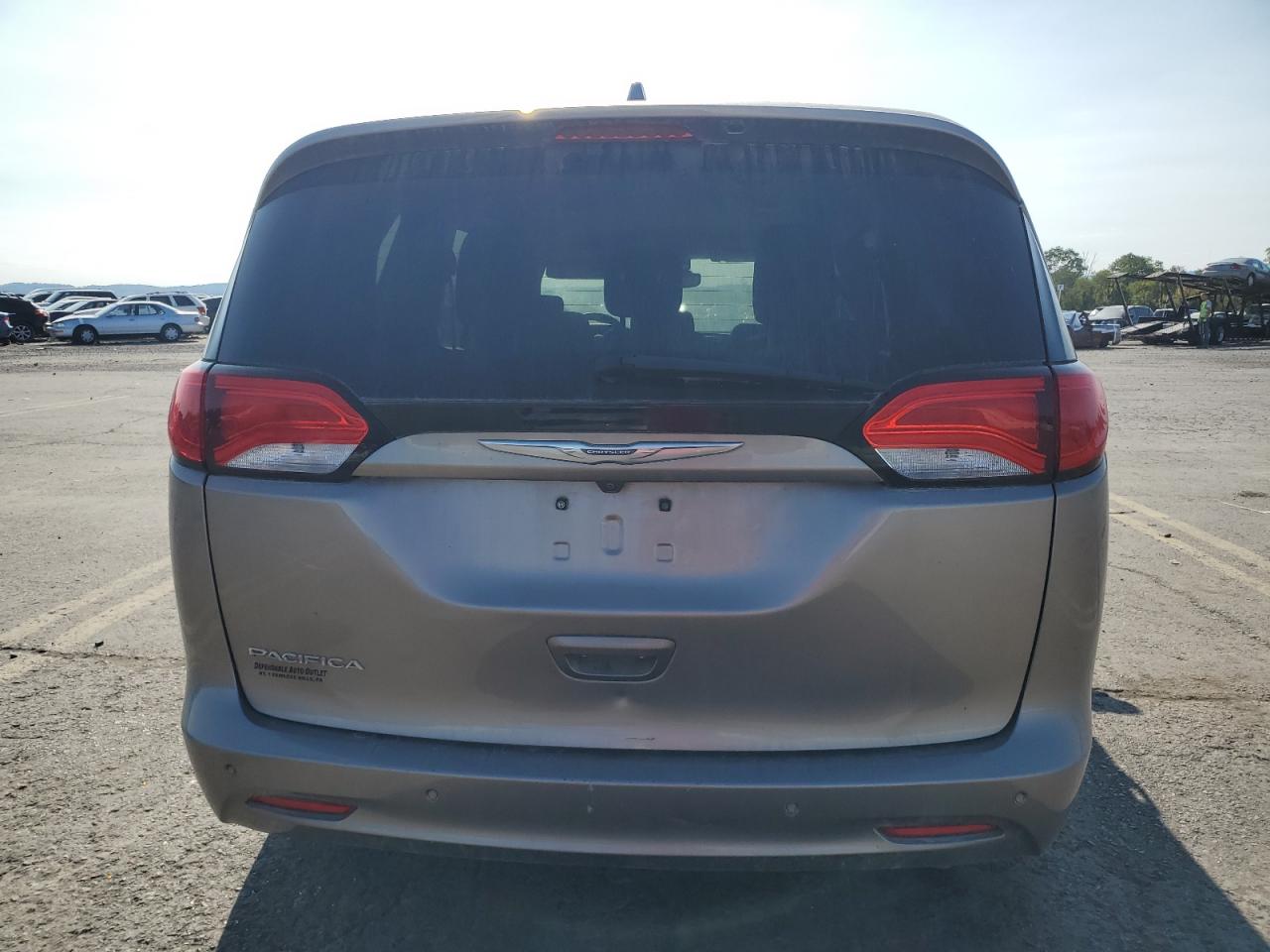 2C4RC1DG6HR588242 2017 Chrysler Pacifica Touring