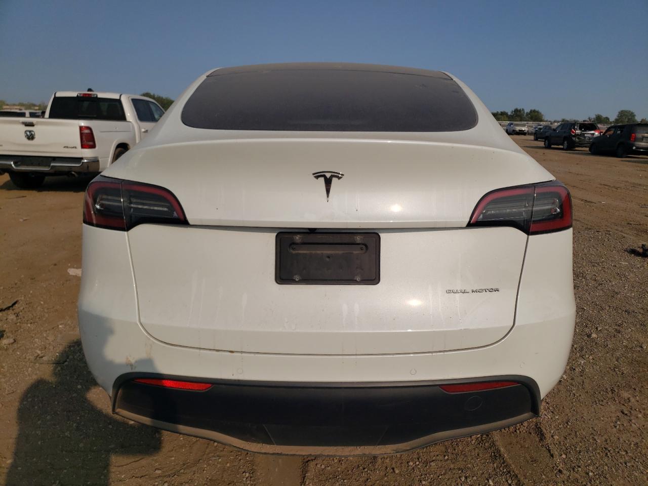 7SAYGAEE2NF383055 2022 Tesla Model Y