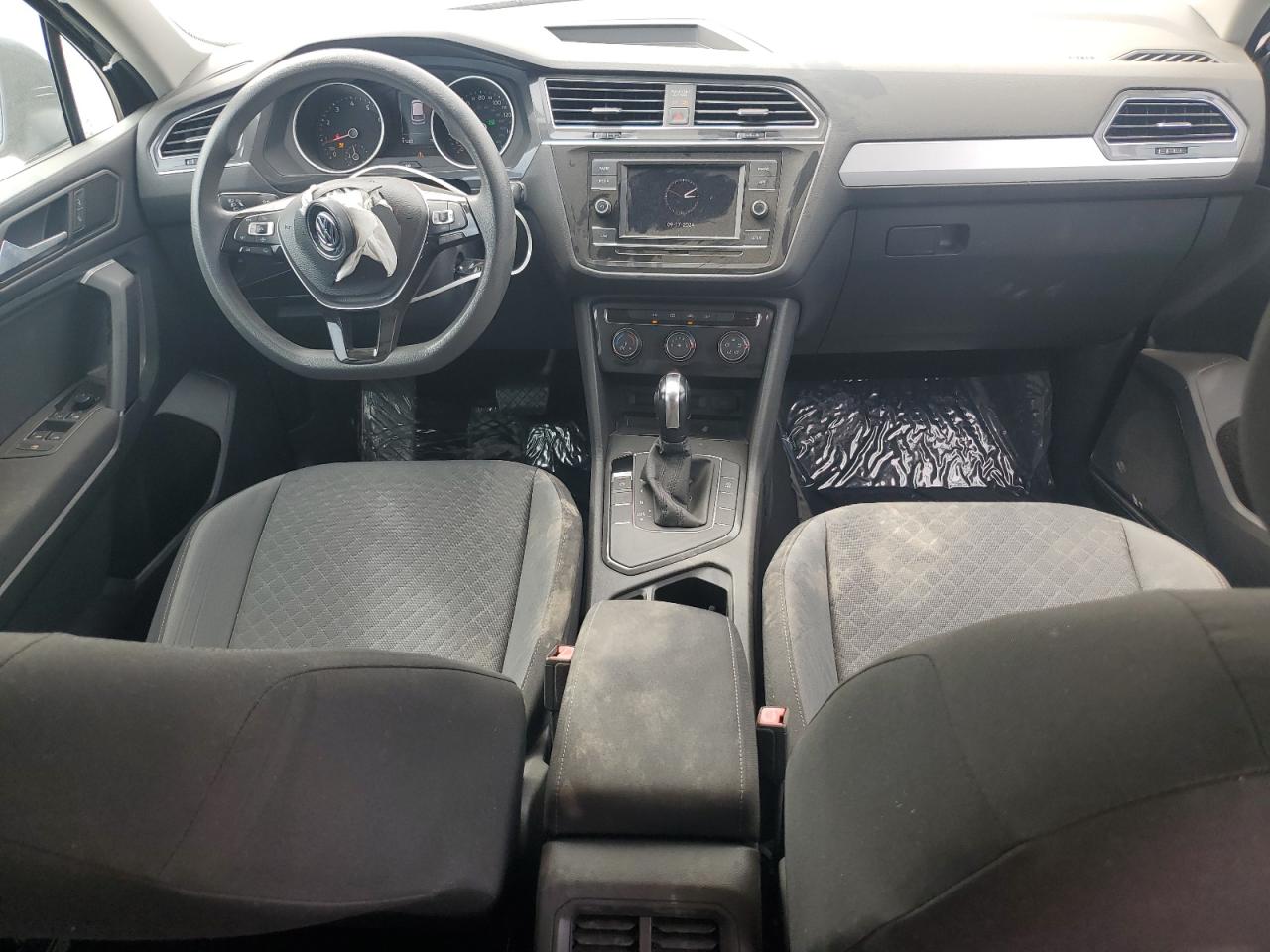 3VV1B7AX3KM058219 2019 Volkswagen Tiguan S