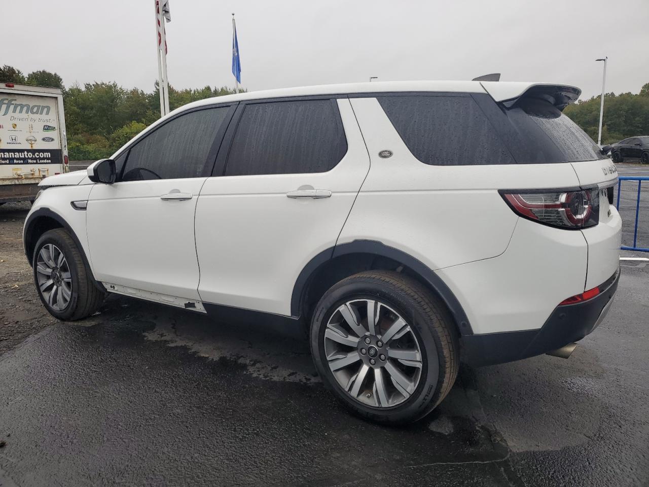 SALCT2BG8HH652915 2017 LAND ROVER DISCOVERY - Image 2