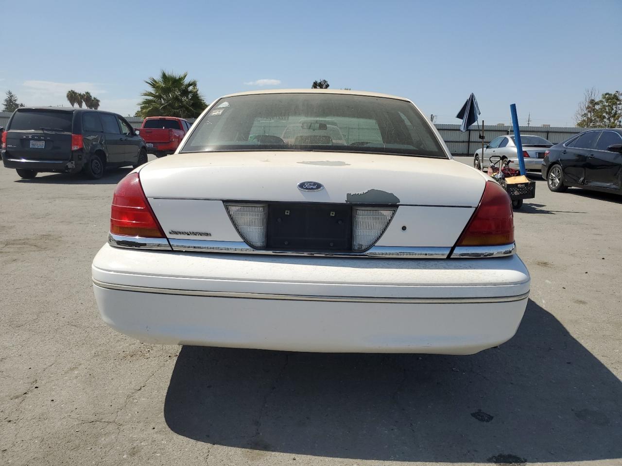 2FAFP73W6XX162683 1999 Ford Crown Victoria