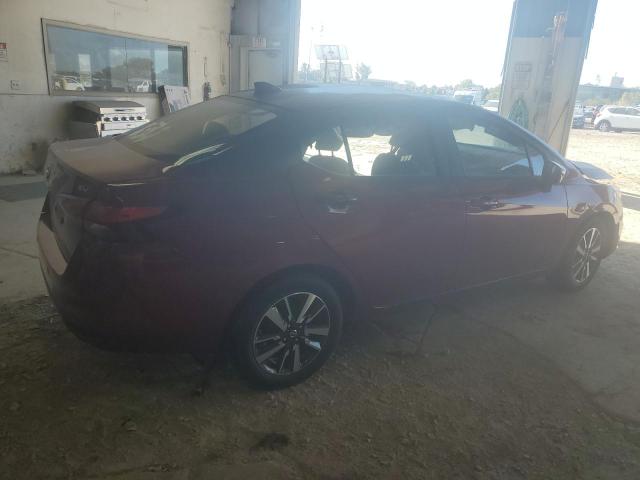  NISSAN VERSA 2021 Czerwony