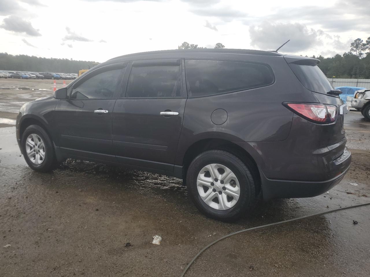 1GNKRFED6GJ117591 2016 CHEVROLET TRAVERSE - Image 2