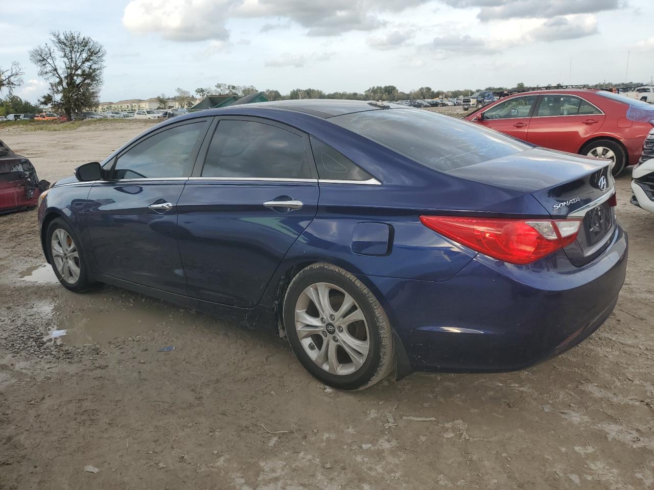 2012 Hyundai Sonata - Image 2
