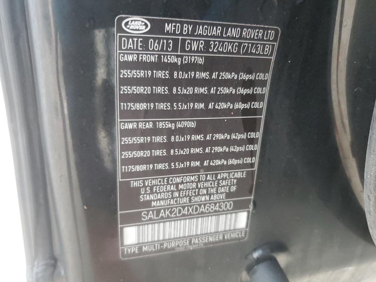 2013 Land Rover LR4 - Image 14