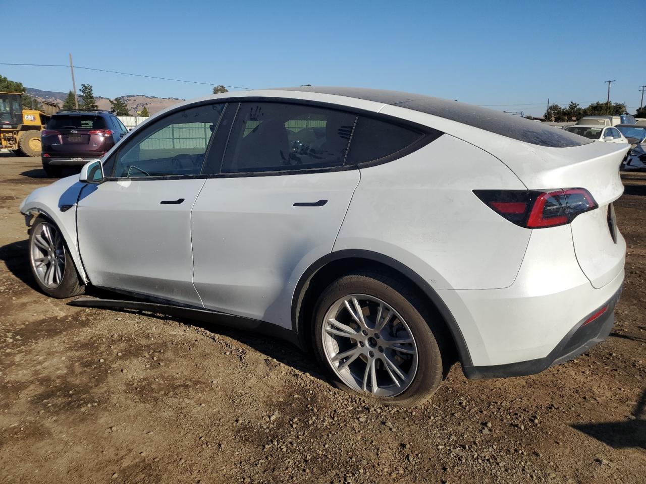 7SAYGAEE3PF970884 2023 TESLA MODEL Y - Image 2