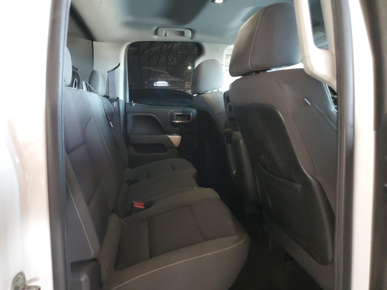 2015 Chevrolet Silverado - Image 10