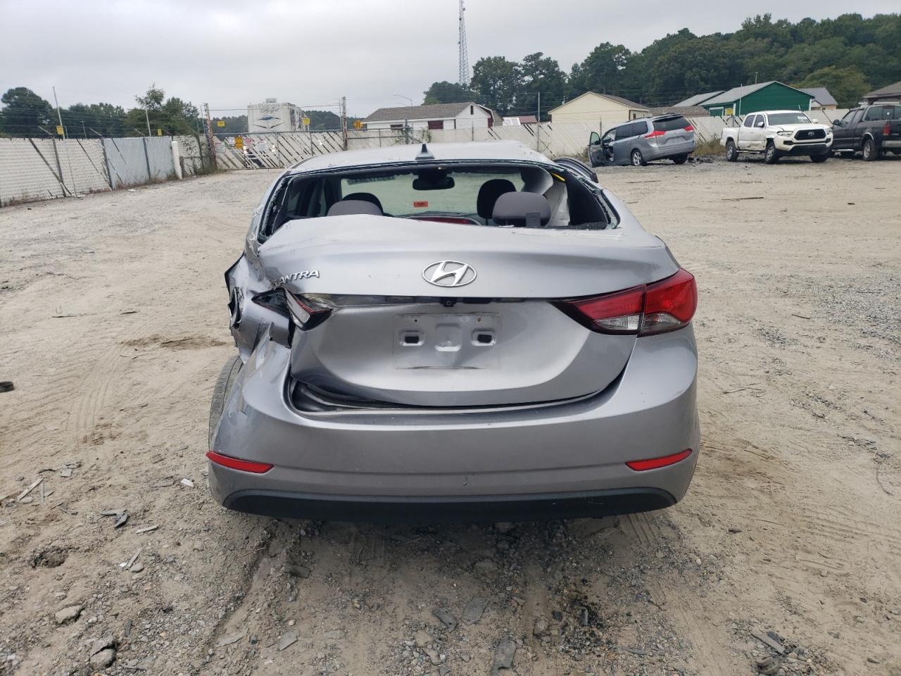 5NPDH4AE5GH692202 2016 Hyundai Elantra Se