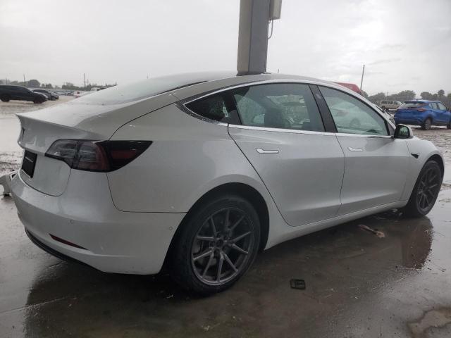  TESLA MODEL 3 2020 Білий