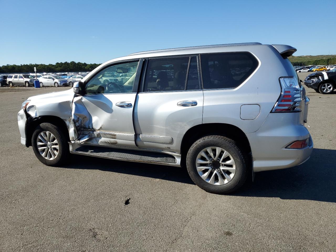 JTJBM7FX1K5218333 2019 LEXUS GX - Image 2