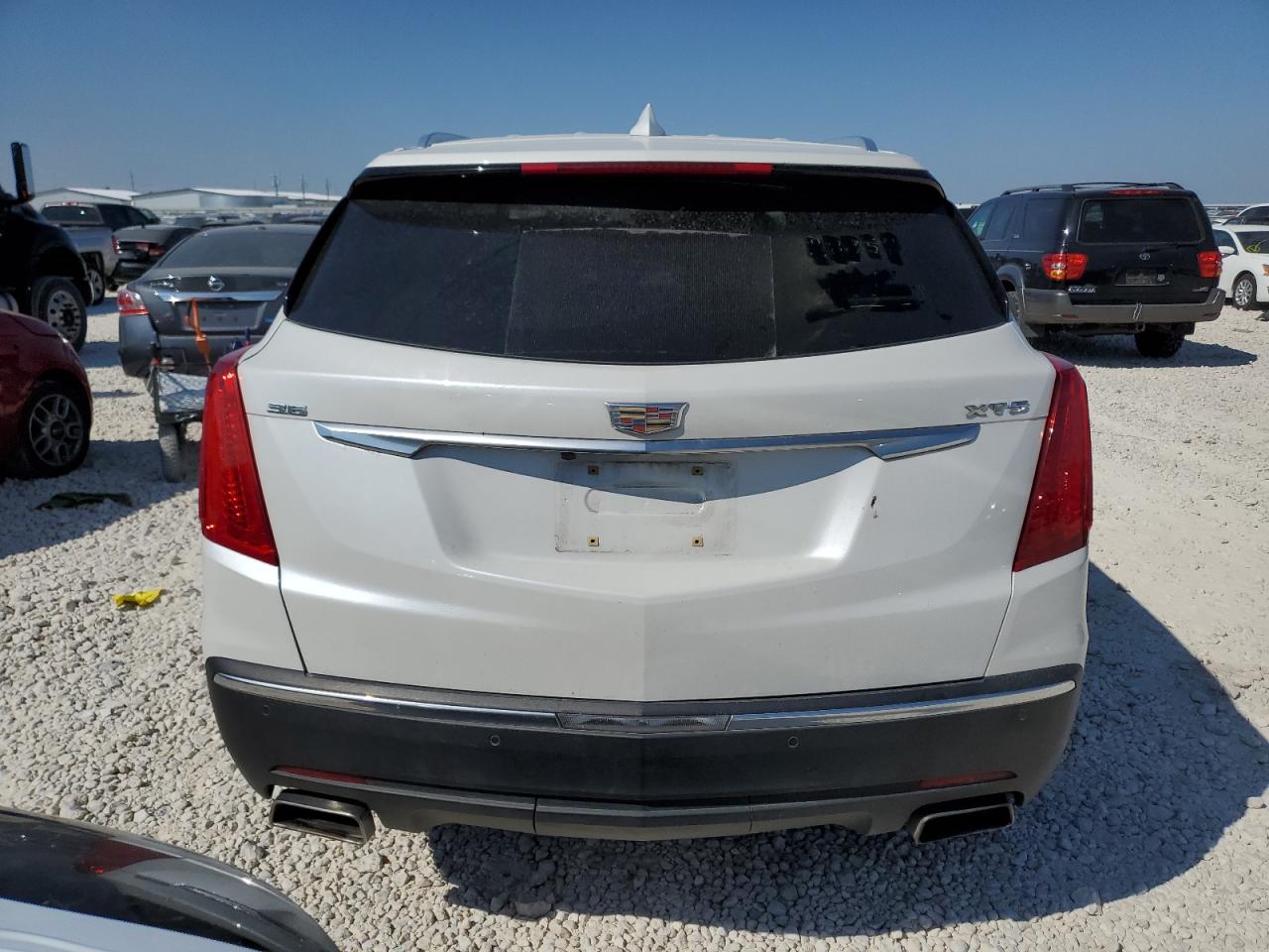 1GYKNBRS4HZ108181 2017 Cadillac Xt5 Luxury