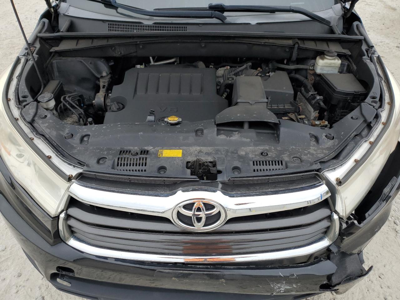 5TDJKRFH4FS097774 2015 Toyota Highlander Xle