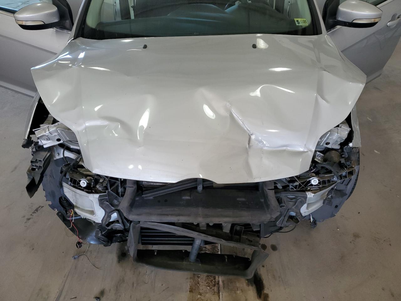 1FAHP3M2XCL357027 2012 Ford Focus Sel