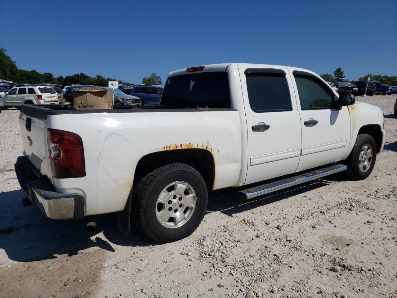 2011 Chevrolet Silverado - Image 3