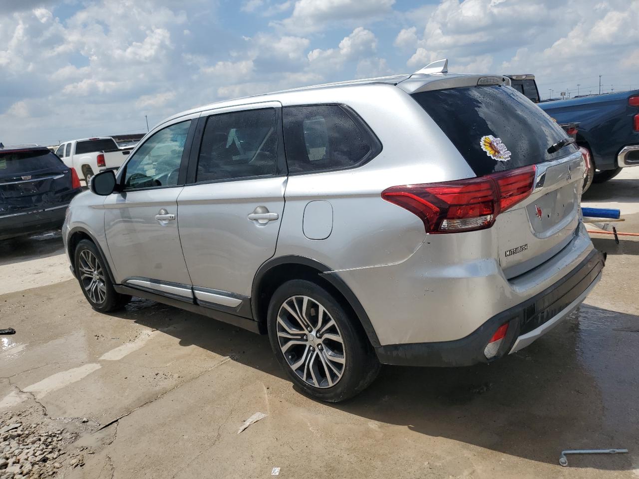 2018 Mitsubishi Outlander Se VIN: JA4AD3A35JZ039810 Lot: 70370064