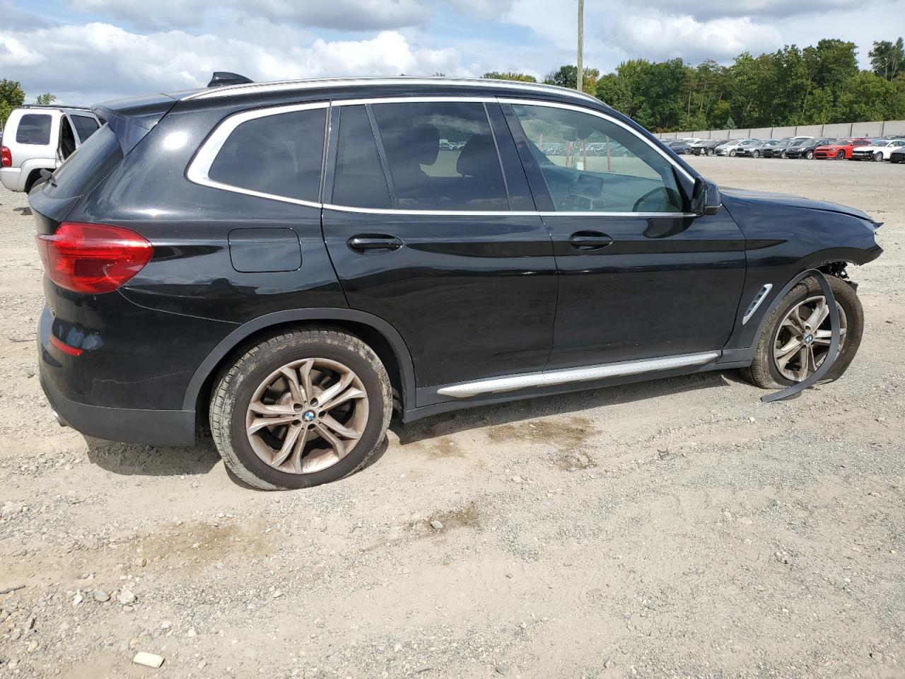 VIN 5UXTR9C59KLD90713 2019 BMW X3 no.3