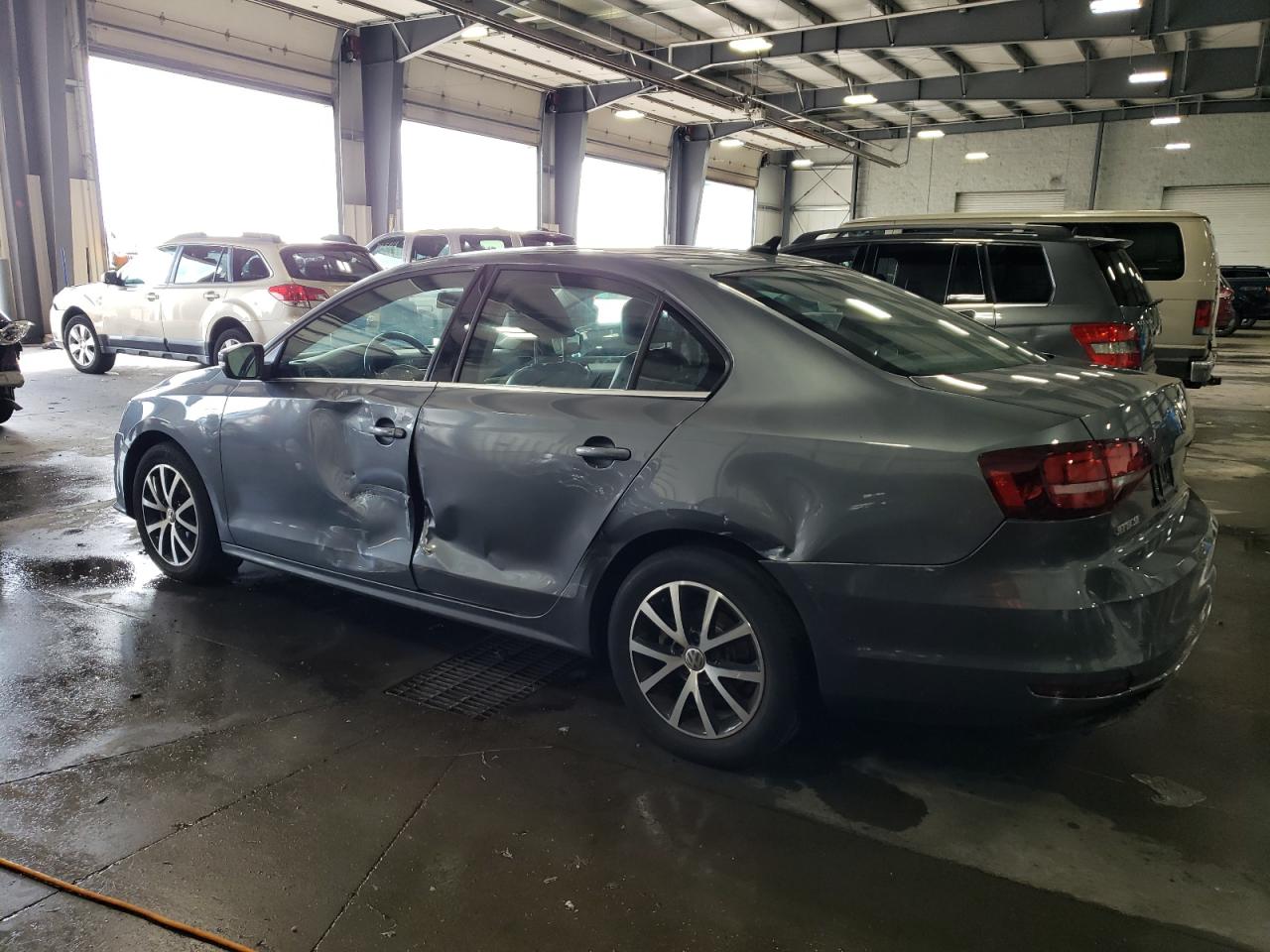 3VWDB7AJXHM234812 2017 VOLKSWAGEN JETTA - Image 2