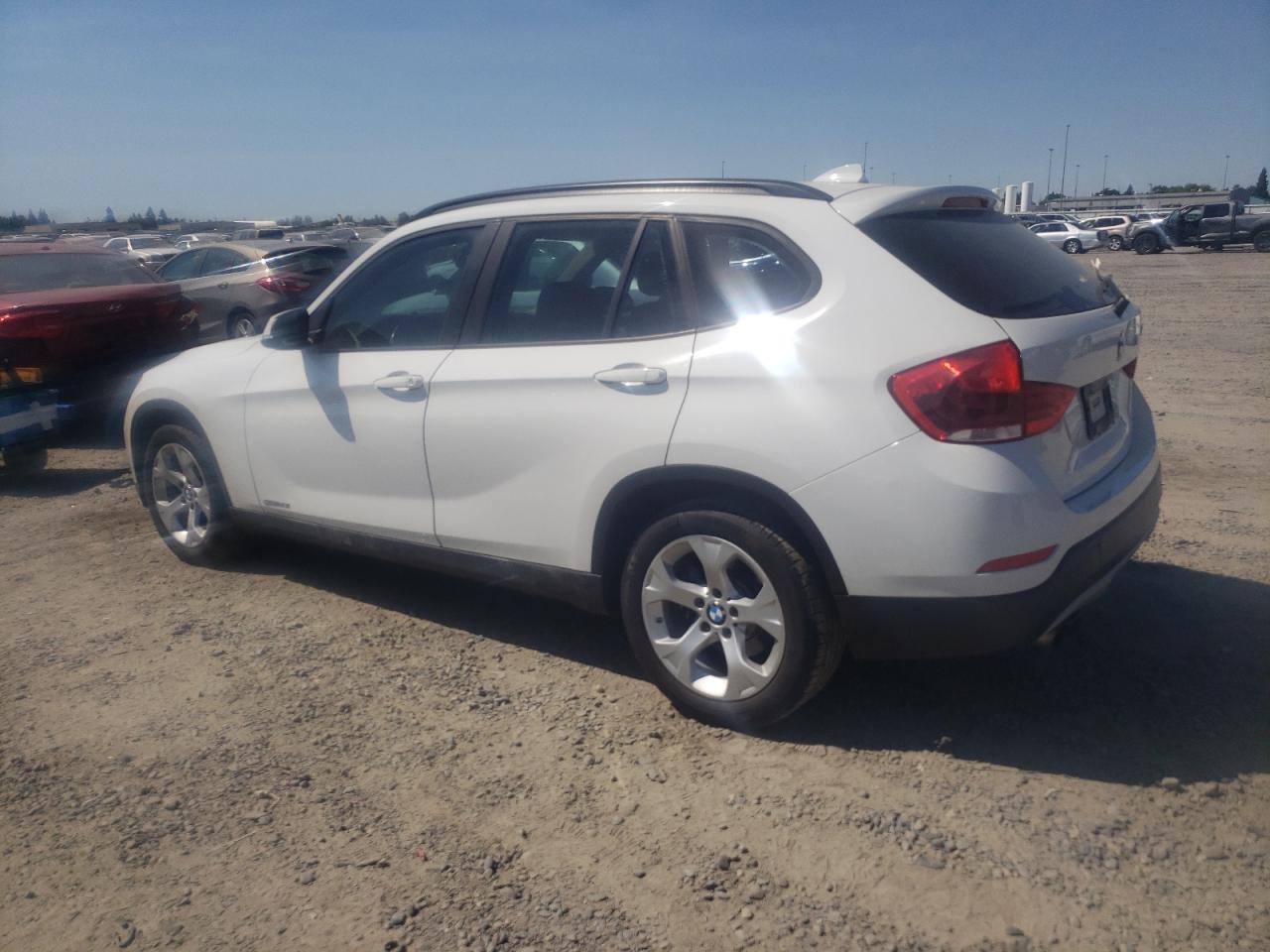 WBAVM1C55FVZ94418 2015 BMW X1 - Image 2