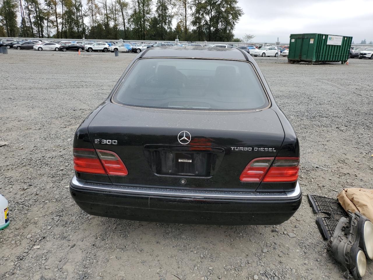 1999 Mercedes-Benz E 300Td VIN: WDBJF25H0XA901305 Lot: 69900814