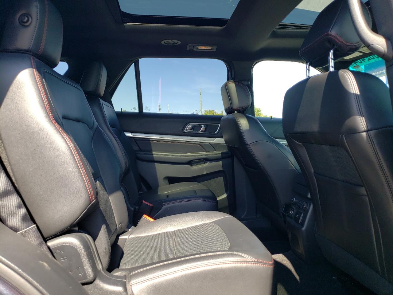 2017 Ford Explorer - Image 11