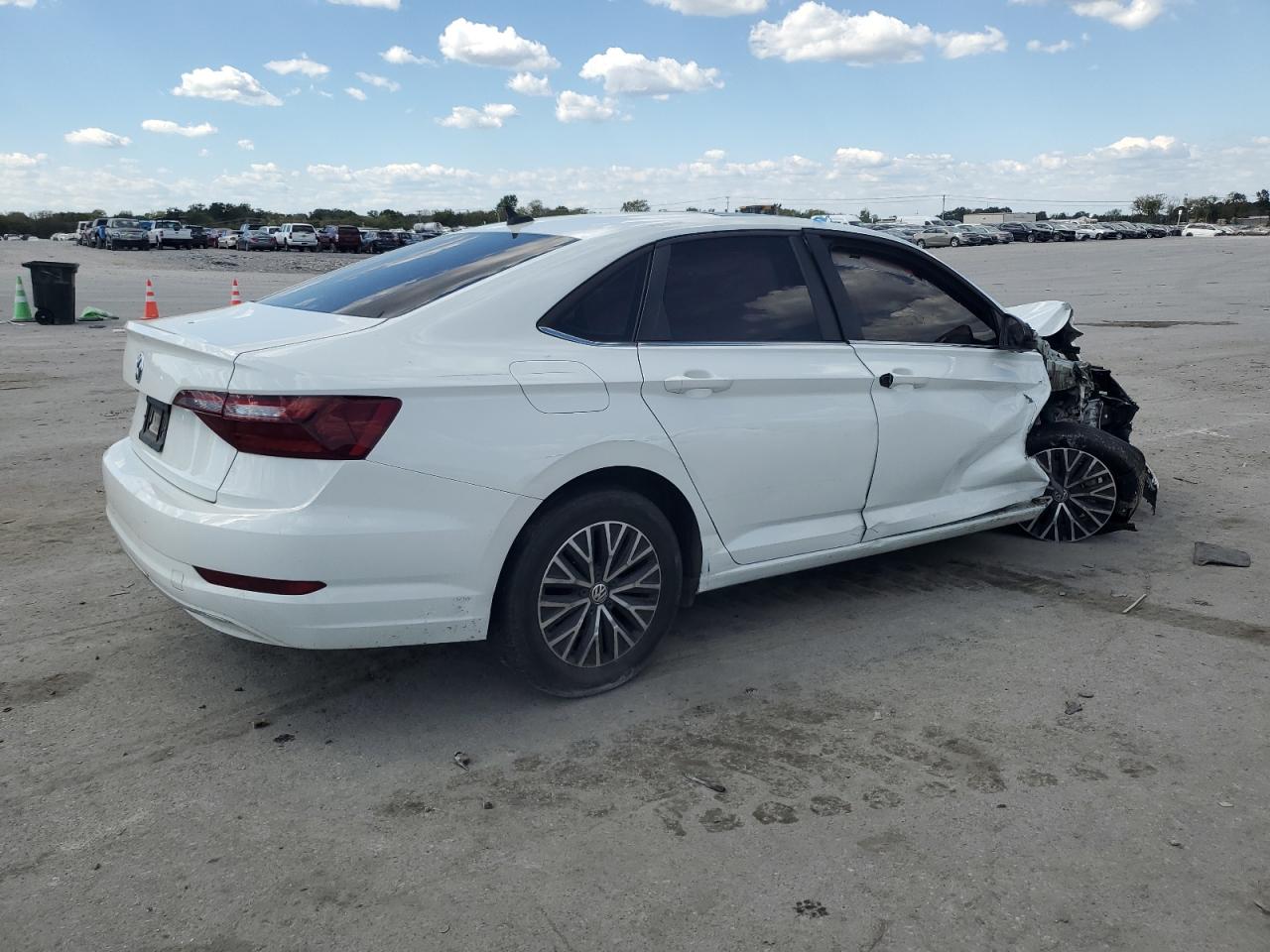 2021 Volkswagen Jetta - Image 3