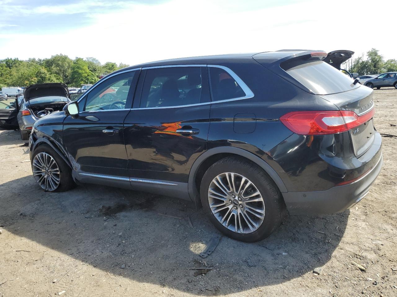 2017 Lincoln Mkx Reserve VIN: 2LMPJ8LR5HBL10577 Lot: 68970654