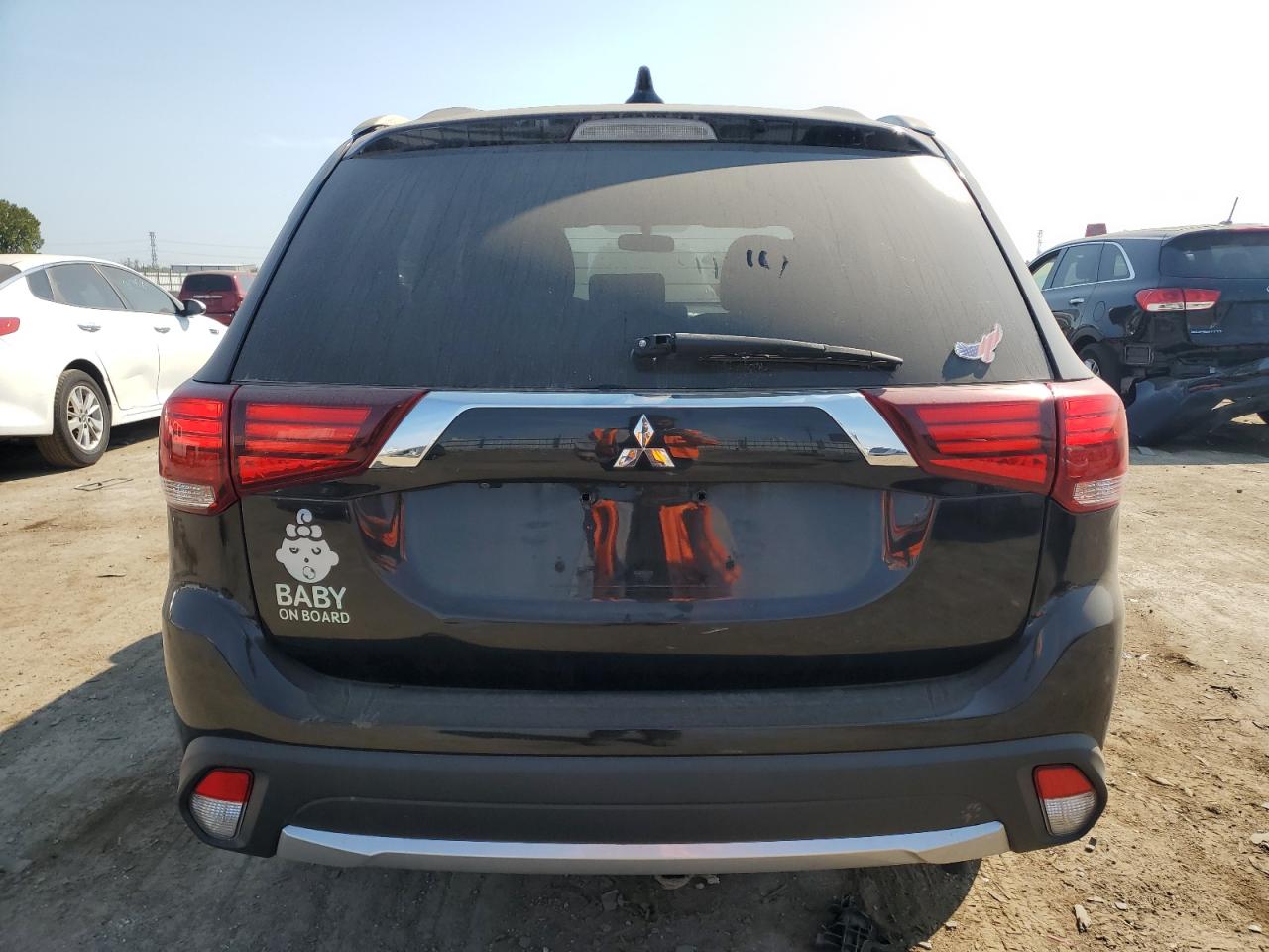 JA4AZ2A34HZ046026 2017 Mitsubishi Outlander Es