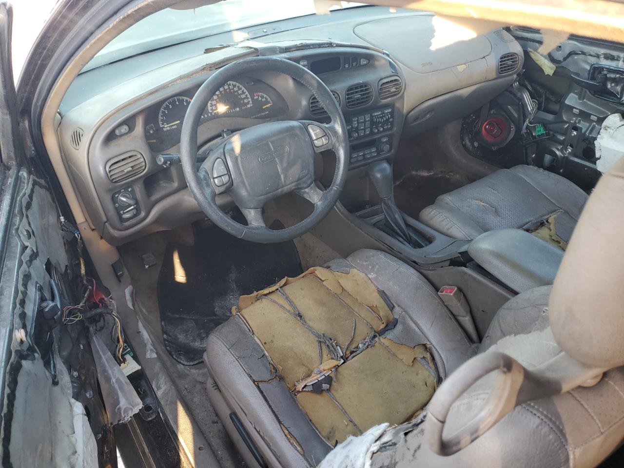 2000 Pontiac Grand Prix - Image 8