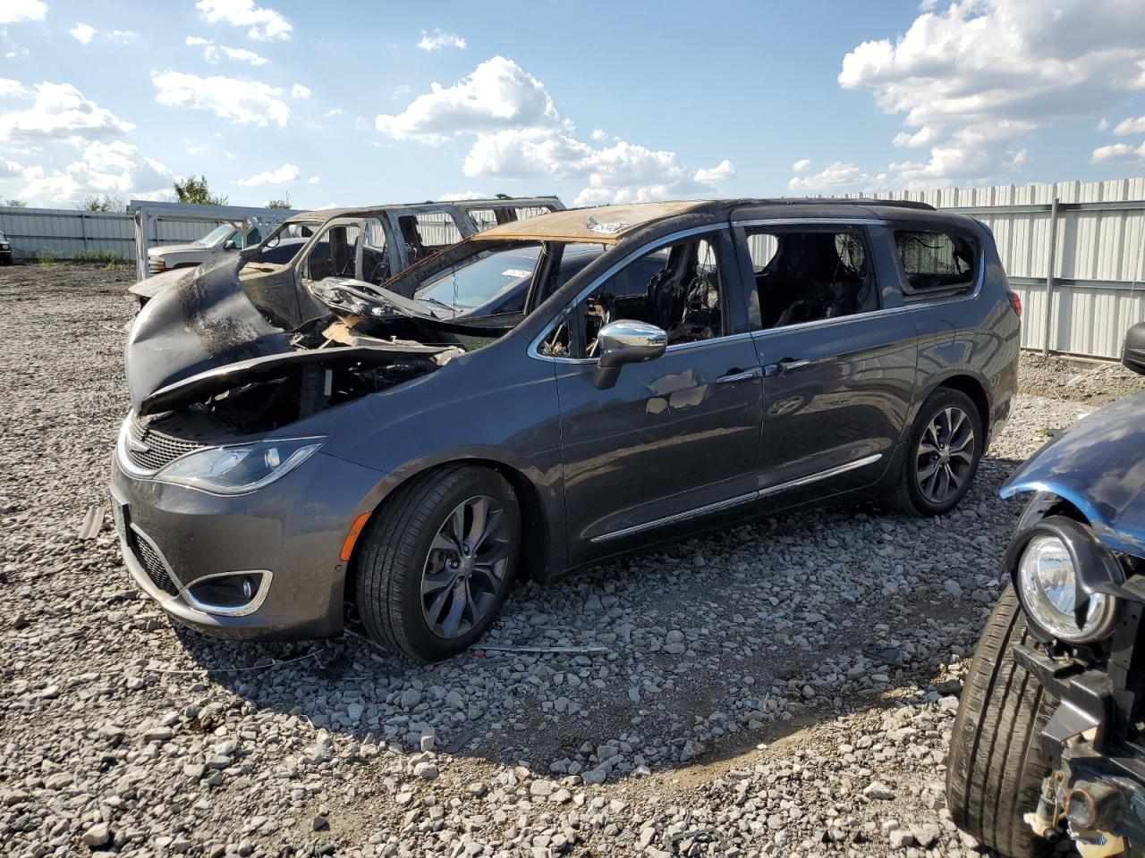 2018 Chrysler Pacifica - Image 1