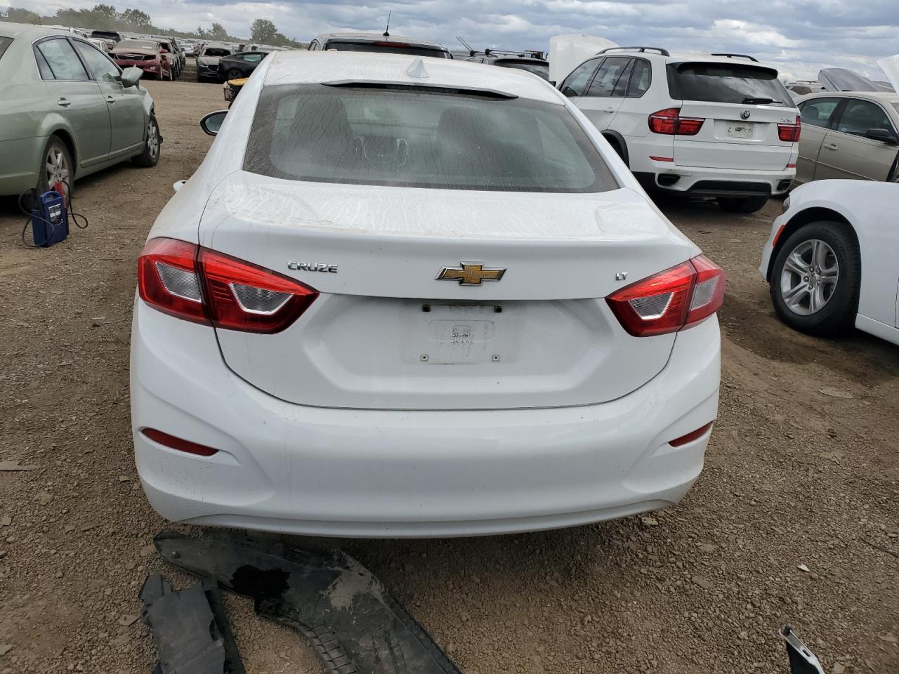 2018 Chevrolet Cruze Lt VIN: 1G1BE5SM3J7117970 Lot: 70342904