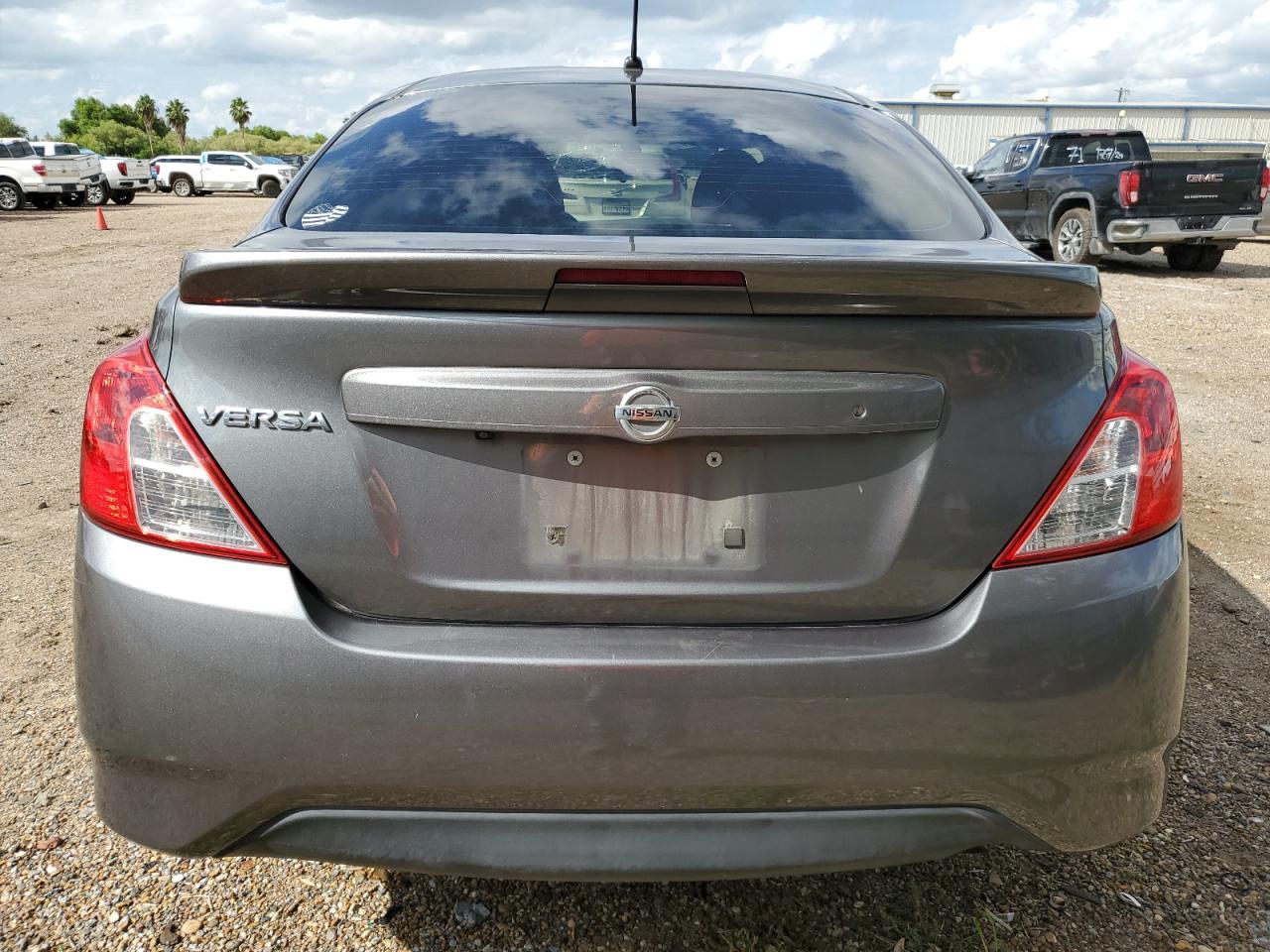 2019 Nissan Versa S VIN: 3N1CN7AP5KL814138 Lot: 72268214