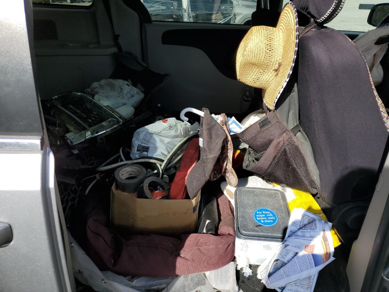 2019 Dodge Caravan - Image 12