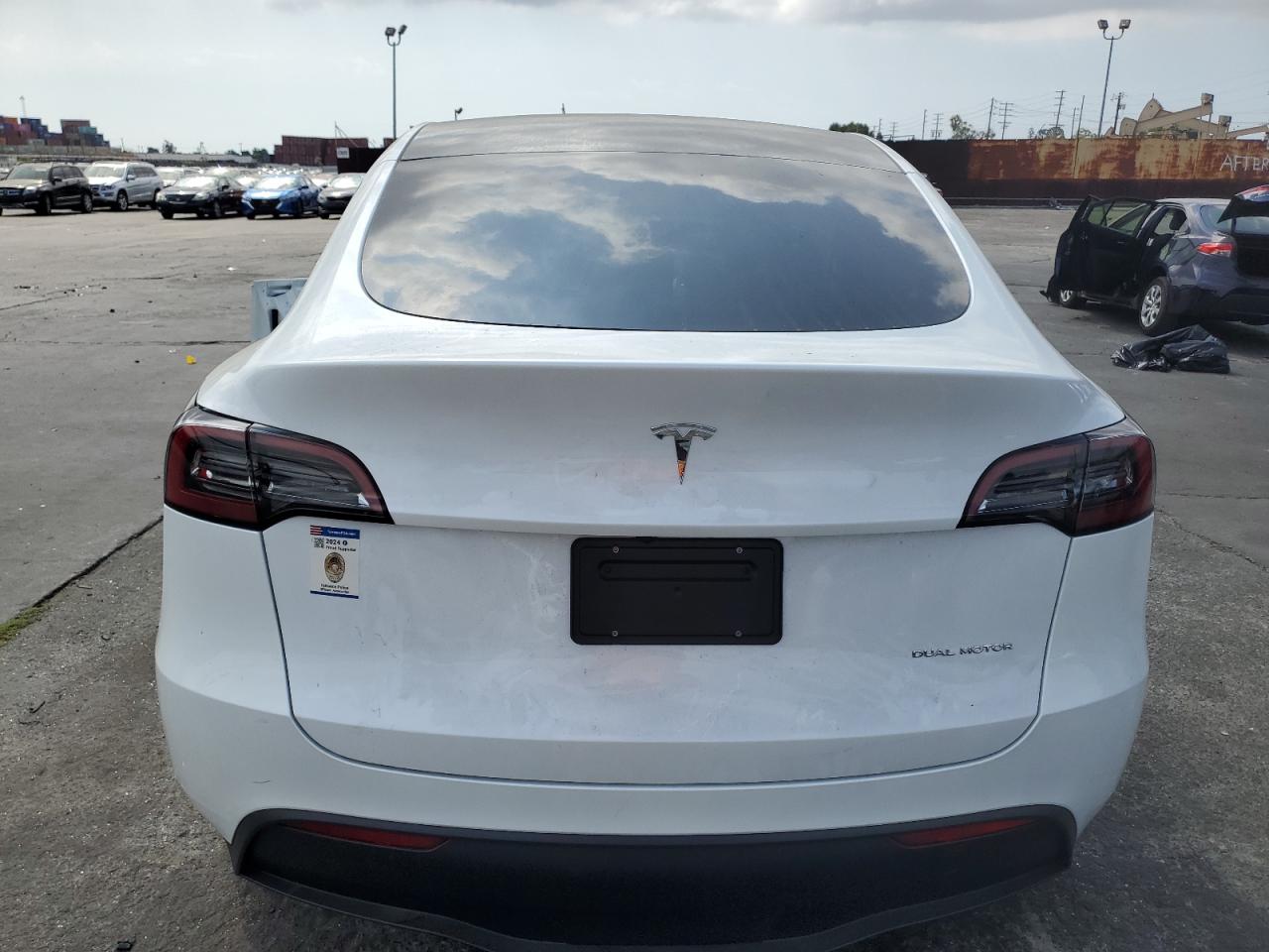 7SAYGAEE1RF064428 2024 Tesla Model Y