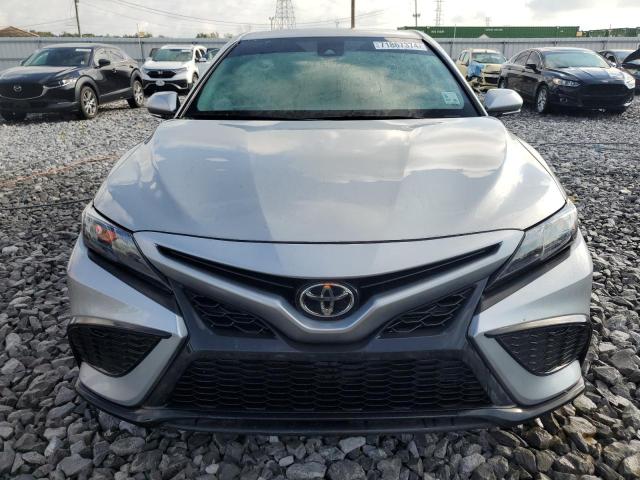  TOYOTA CAMRY 2021 Сріблястий