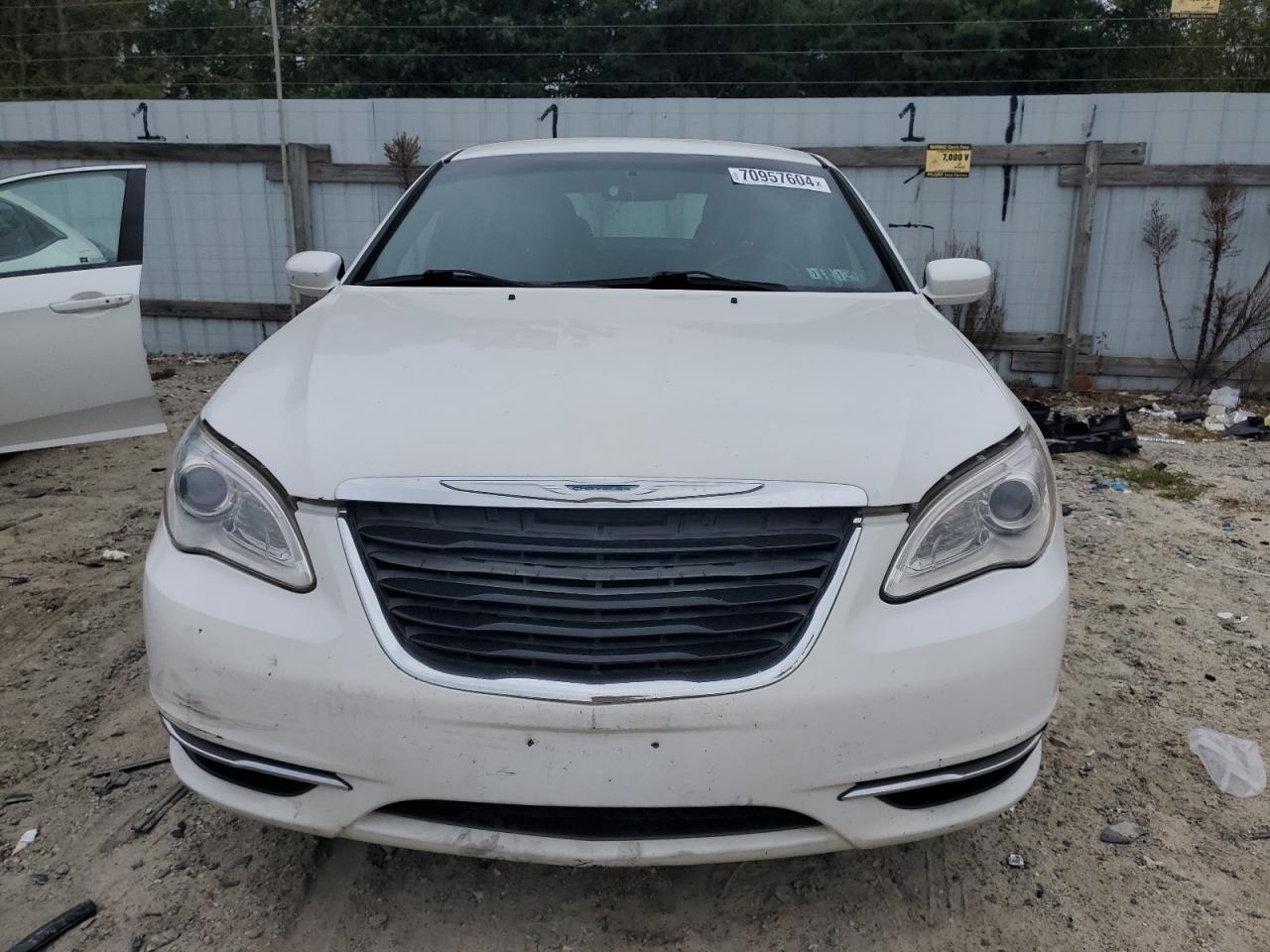 2013 Chrysler 200 - Image 5
