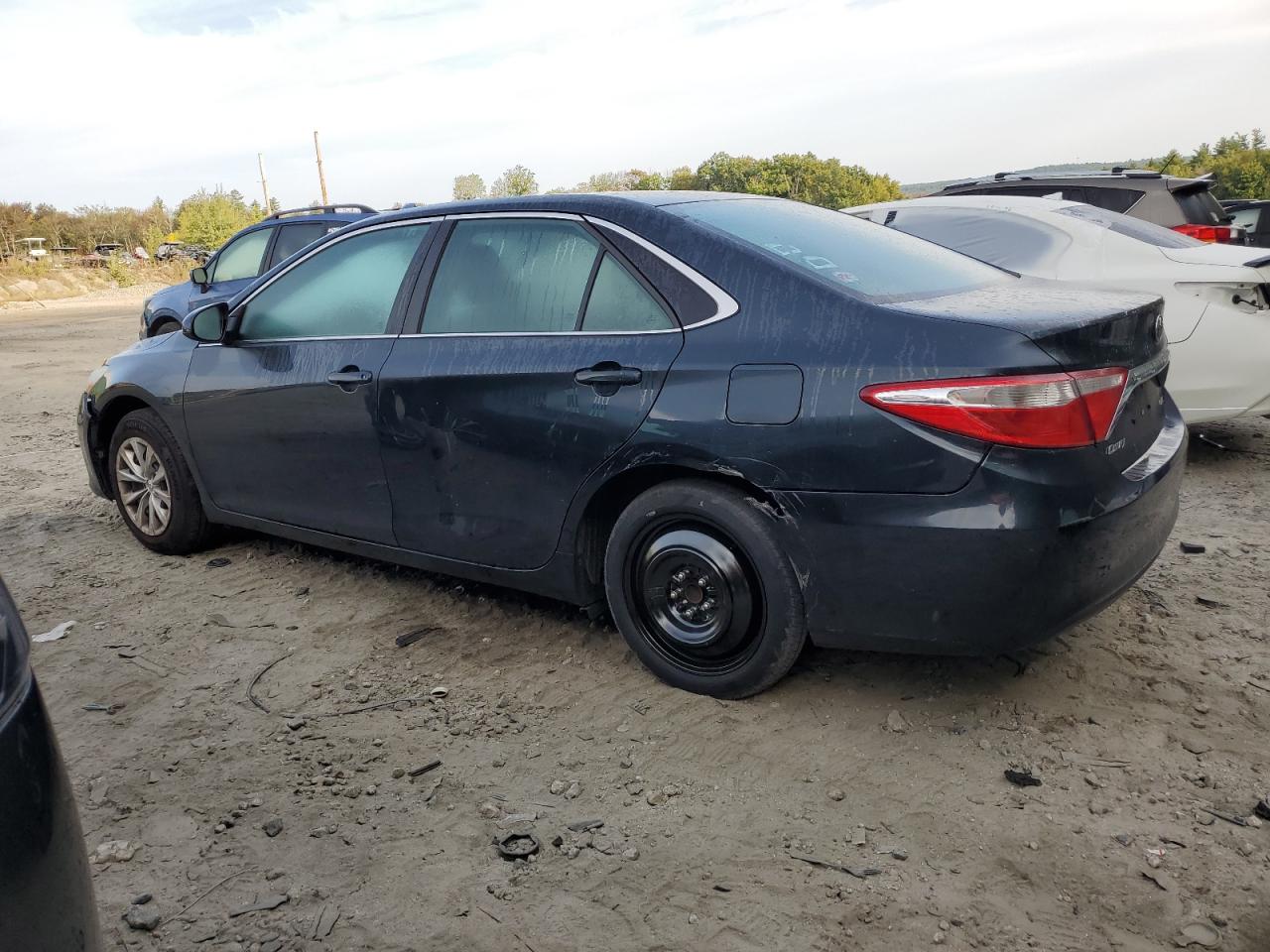 4T4BF1FK0FR508509 2015 TOYOTA CAMRY - Image 2