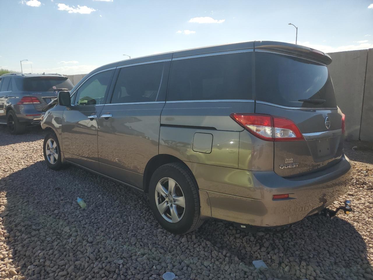 2015 Nissan Quest - Image 2