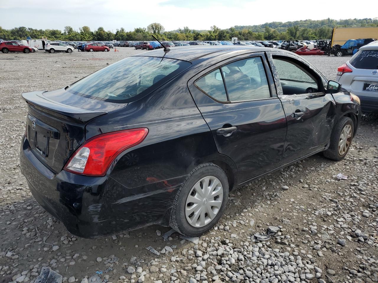 2017 Nissan Versa - Image 3