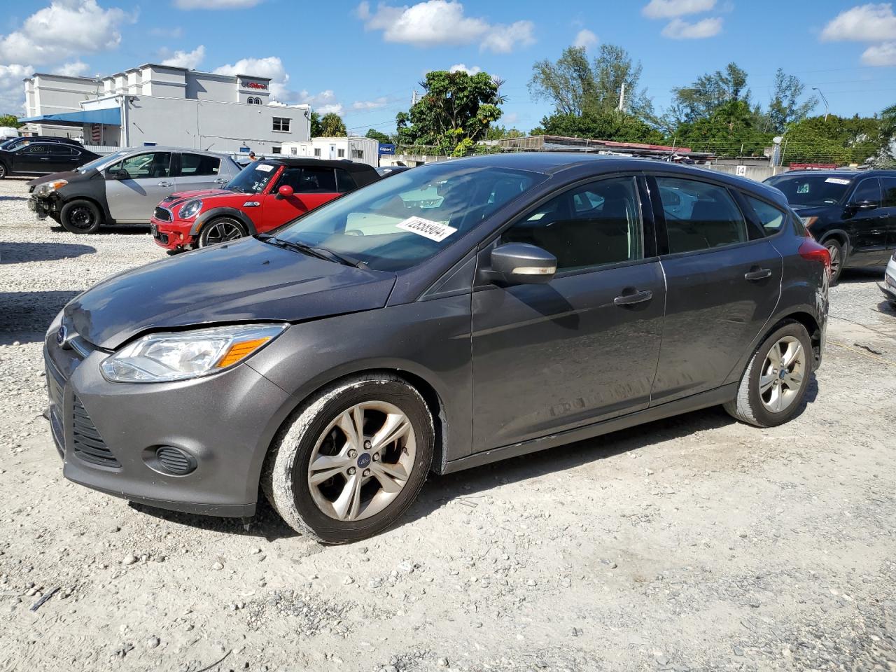 2014 Ford Focus Se for Sale in Opa Locka, FL - Minor Dent/Scratches