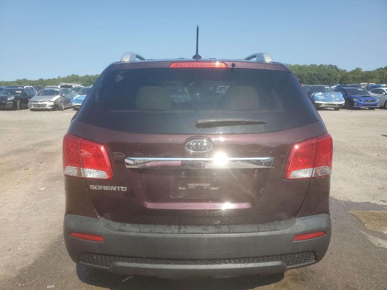 5XYKTDA25BG143112 2011 Kia Sorento Base