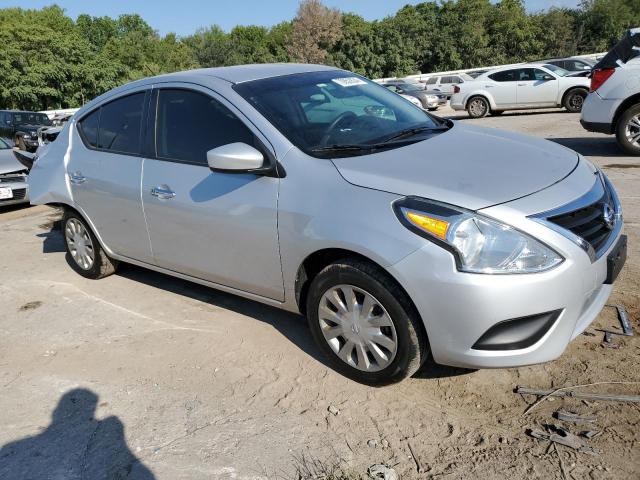  NISSAN VERSA 2018 Silver