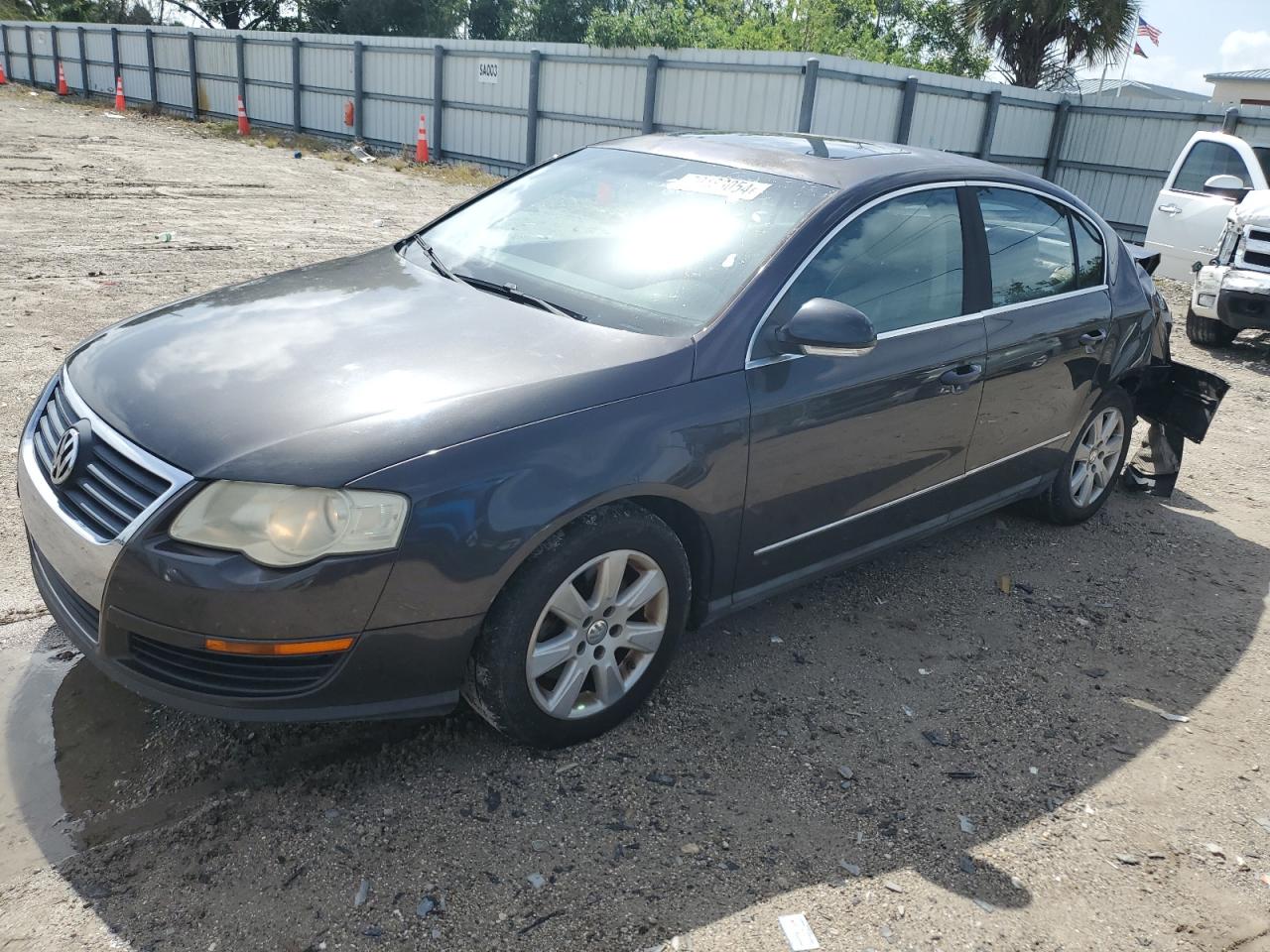 2006 Volkswagen Passat 2.0T Luxury VIN: WVWEK73C06P164895 Lot: 70183054