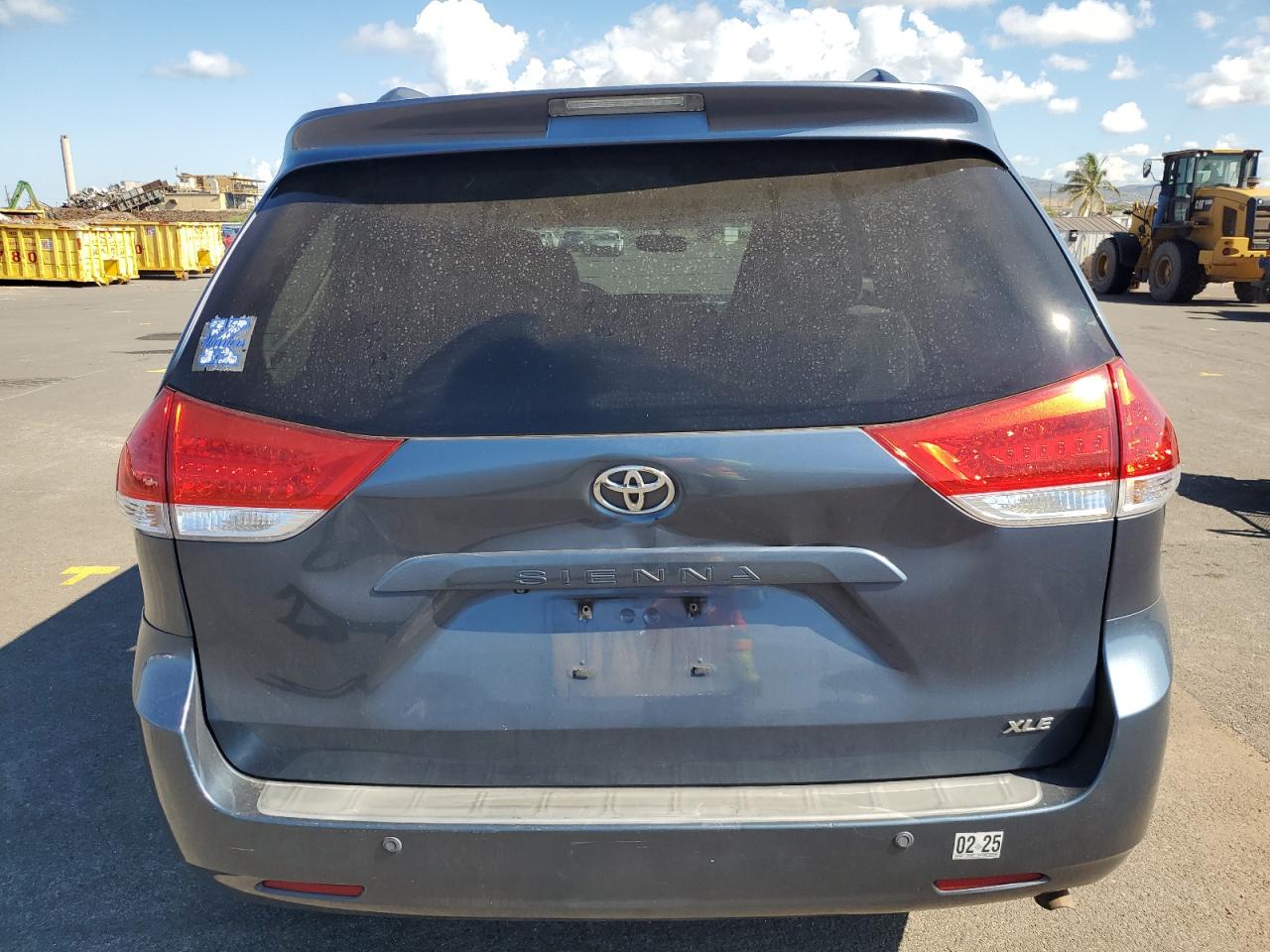 2013 Toyota Sienna Xle VIN: 5TDYK3DC1DS333801 Lot: 71124564